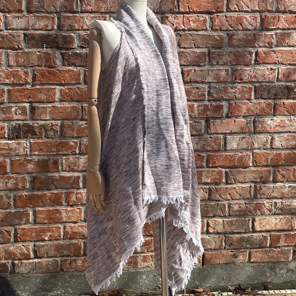 Express One Size Fits All beige cloth vest / OS / Excellent condition - Picture 4 of 14